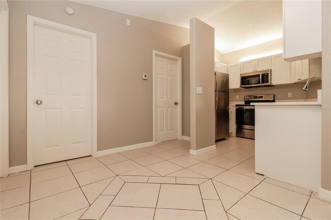 Building Photo - 1411 Cromwell Dr