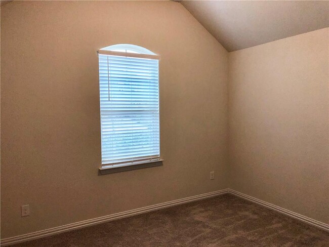 Building Photo - 509 Vista Gardens Dr