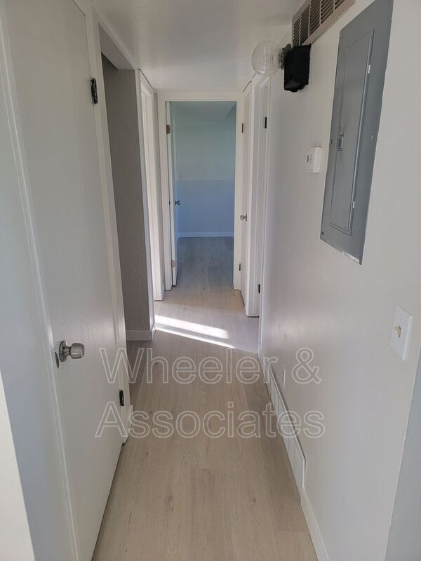 Building Photo - 4855 S 250 W