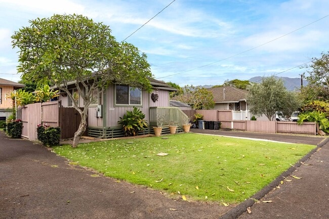 Building Photo - North Shore Boho Aloha Cottage | 2 Bed, 1 Bath | Available August 1, 2026