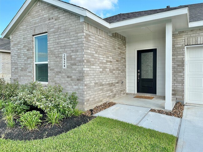 Primary Photo - 2524 Lago Costa Dr