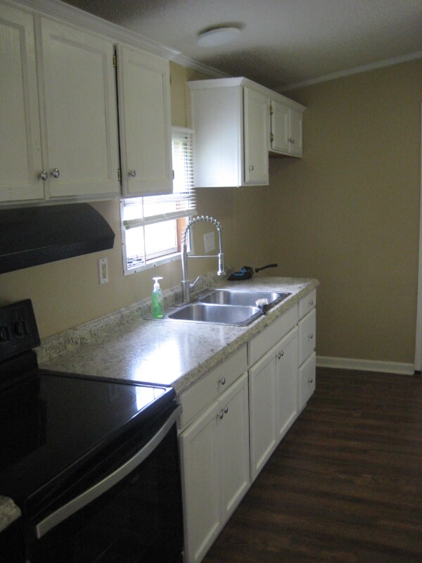 Building Photo - 13915 Monarch Way