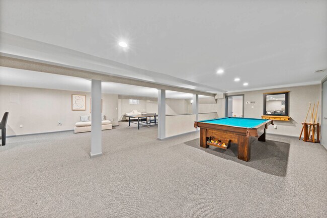 Building Photo - 172 Truman Dr