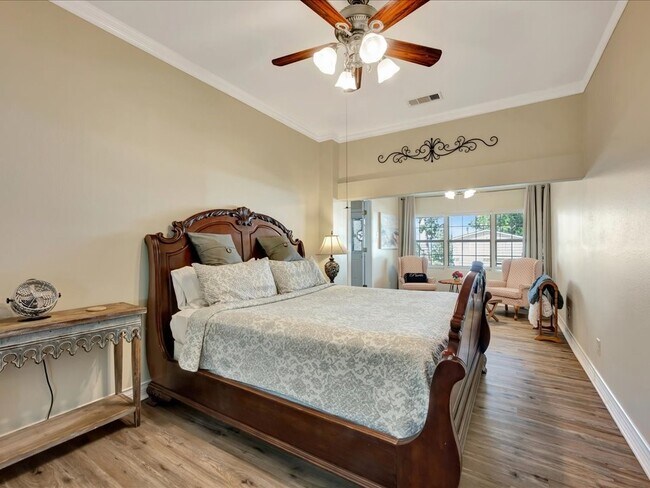 Building Photo - 683 Water View Dr