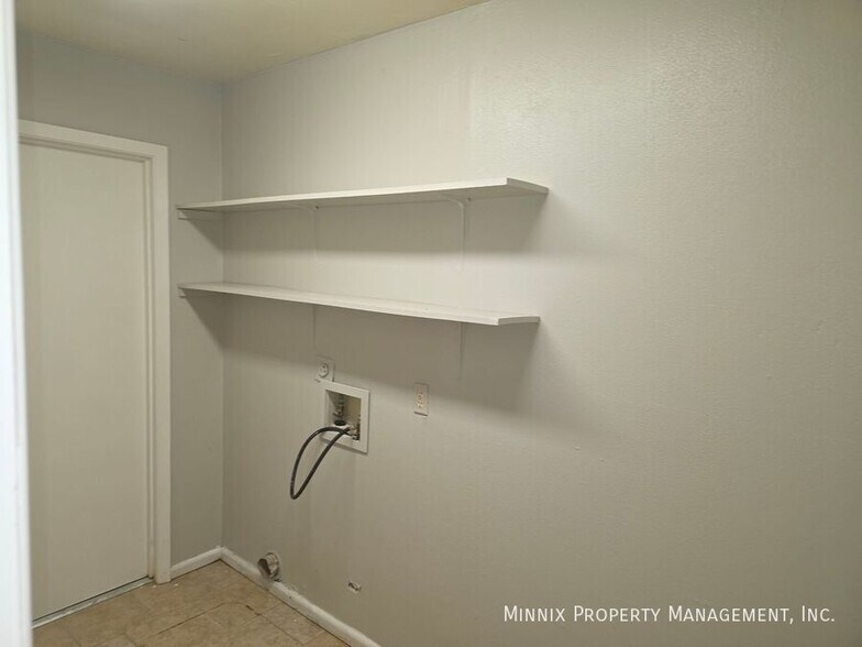 Building Photo - 4610 Storey Ave