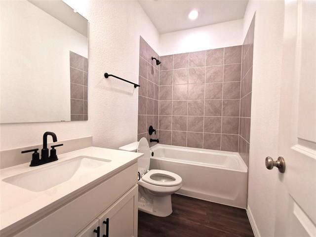 Building Photo - 2403 Lovegrass Ln