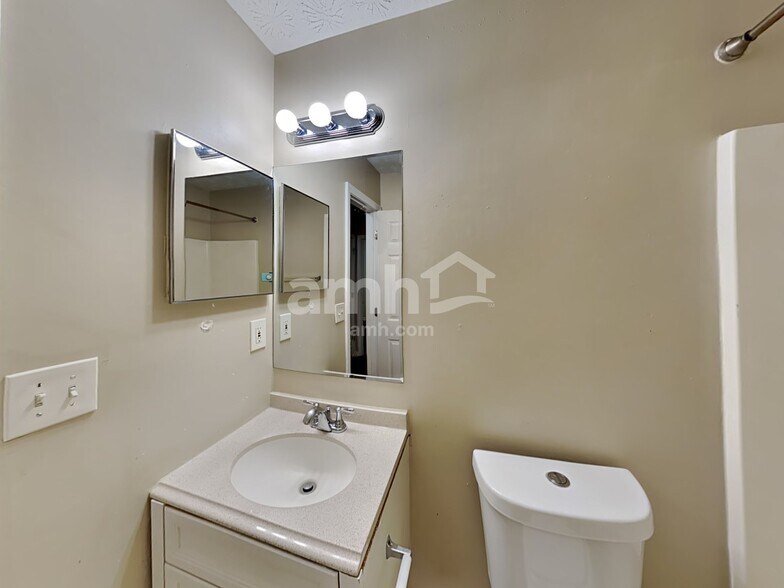 Building Photo - 2279 Halcyon Way