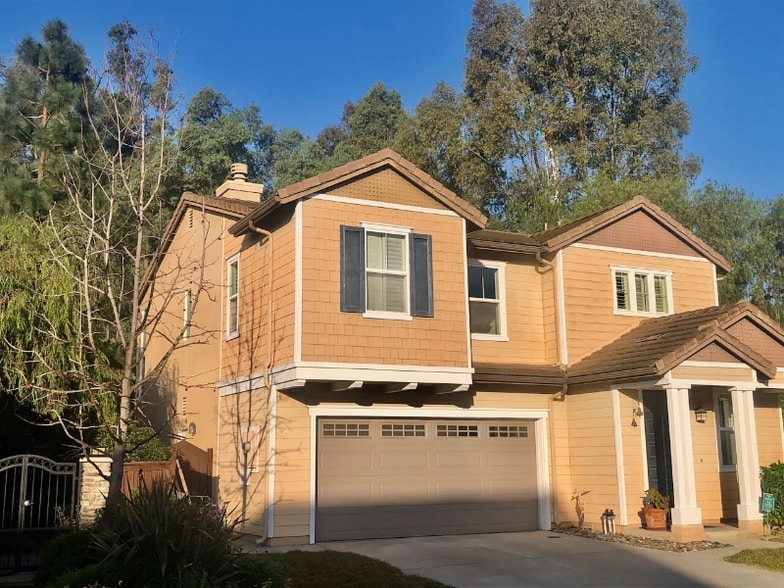 Building Photo - 2485 Amelia Ct