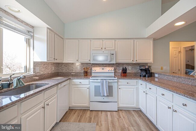 Building Photo - 18565 Orton Cir