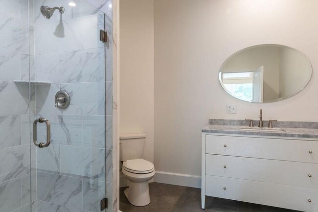 Building Photo - 21 Central St