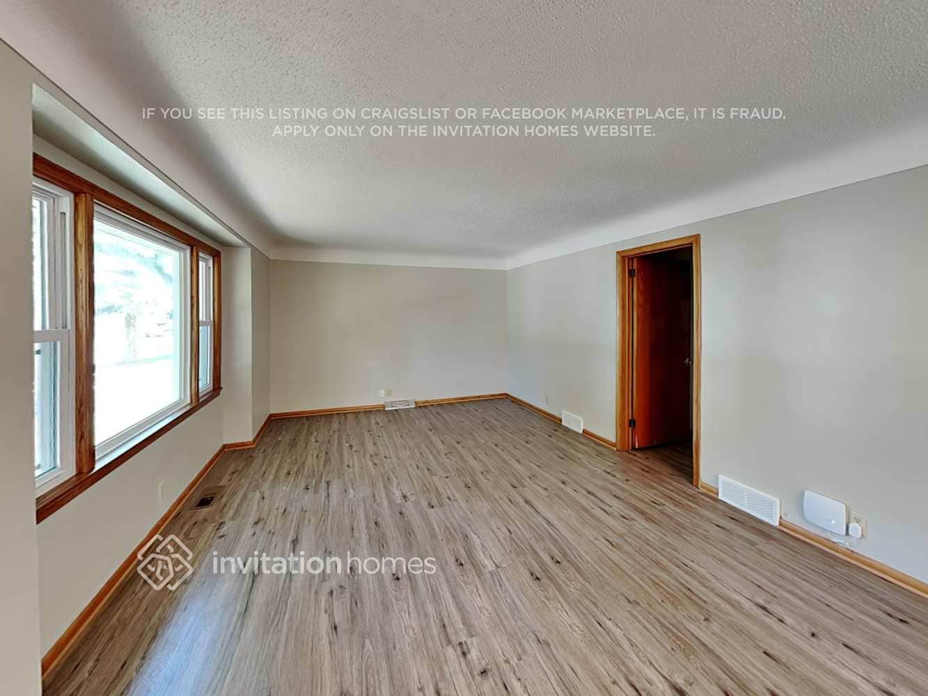 Building Photo - 3227 34th Ave S