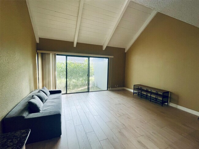 Building Photo - 57 Deer Creek Rd