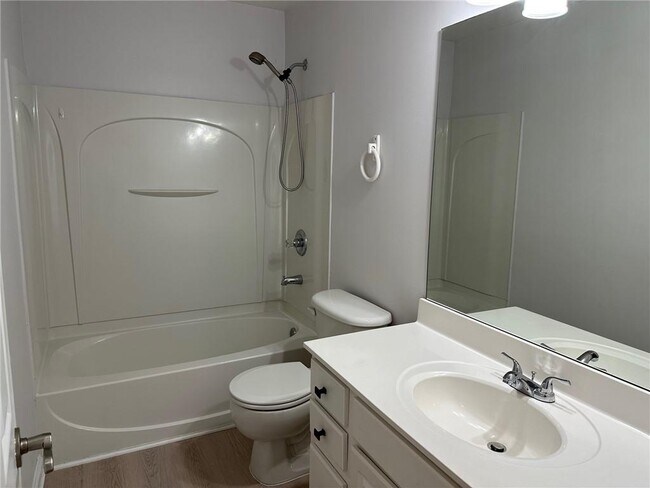 Building Photo - 1665 Southgate Mill Dr