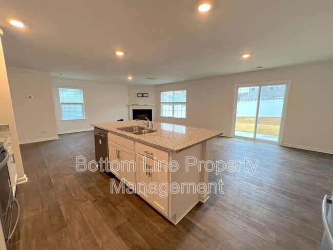 Building Photo - 1603 Blue Velvet Ln