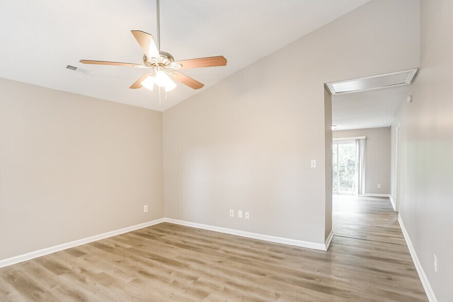 Building Photo - 941 Milkwood Ln