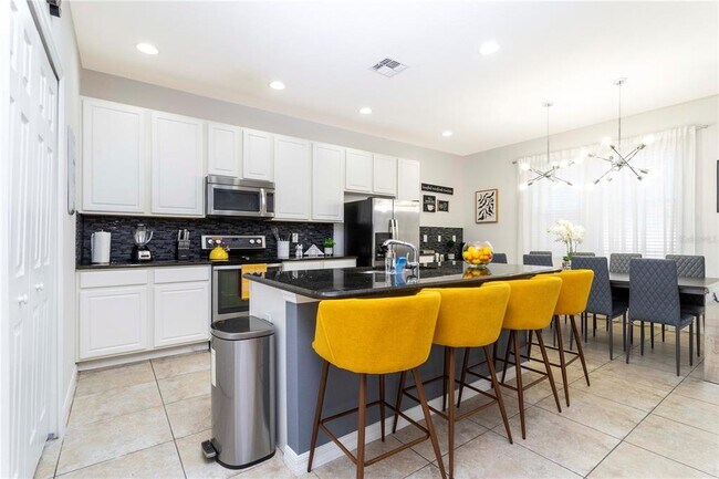 Building Photo - 650 Las Fuentes Dr