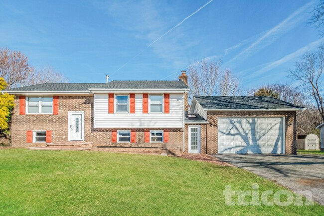 Building Photo - 9300 Overlook Cir