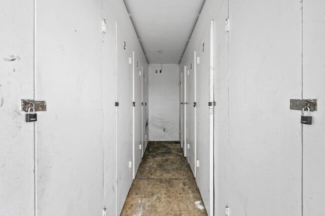 Building Photo - 324 Southwind Dr