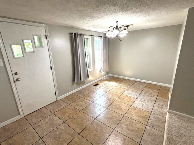 Building Photo - 2325 Durham Dr