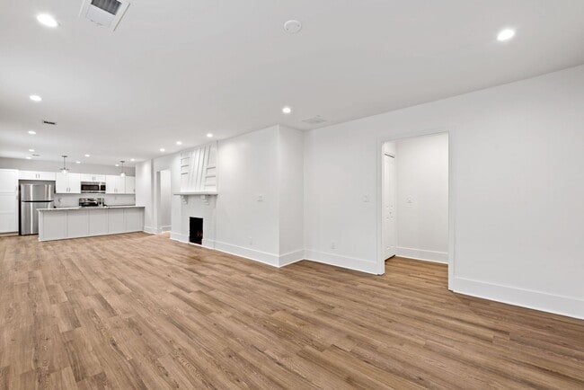 Building Photo - Location, Location - Duplex Unit A - 636 Francis PL NW/ 2 bedroom, 2 bath - off street parking $1...