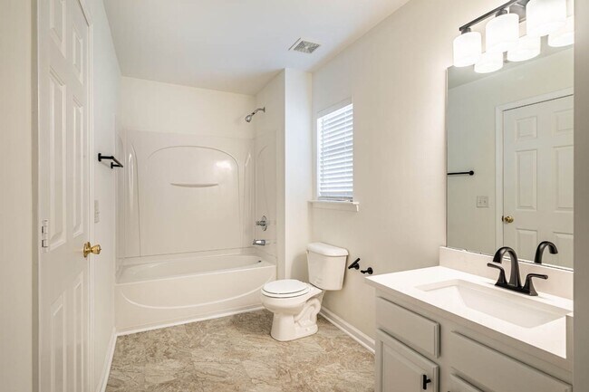 Building Photo - 718 Delta Downs Dr