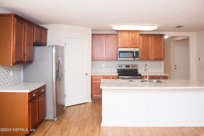 Building Photo - 2339 Sotterley Ln