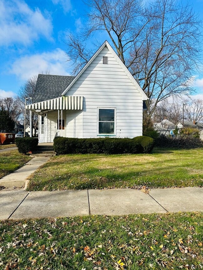 Building Photo - Updated 2-Bedroom Home with Modern Upgrade...