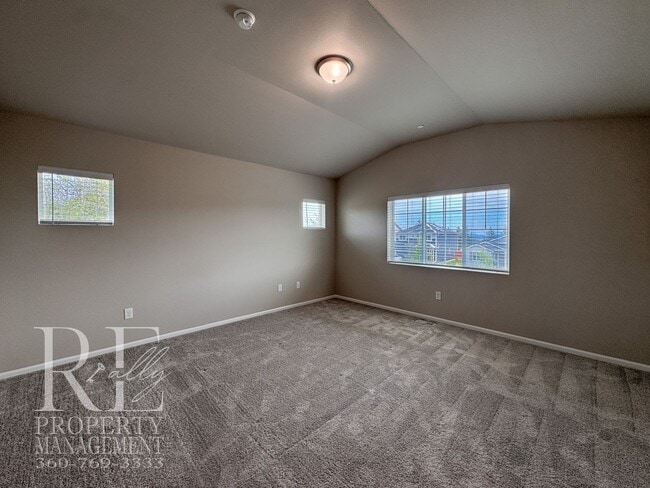 Building Photo - Warm & Inviting 4-Bedroom Home with Vaulted Ceilings, Loft, Fireplace & Fenced Backyard