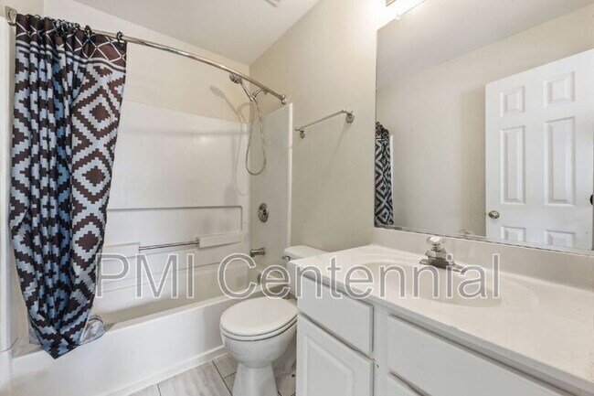 Building Photo - 1528 Cove Creek Cir
