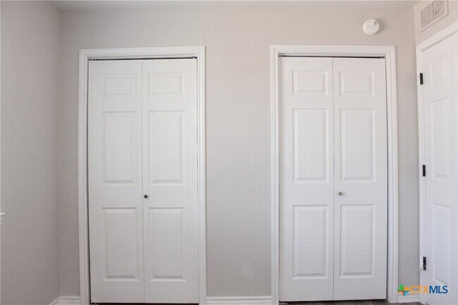 Building Photo - 2102 Hunt Dr