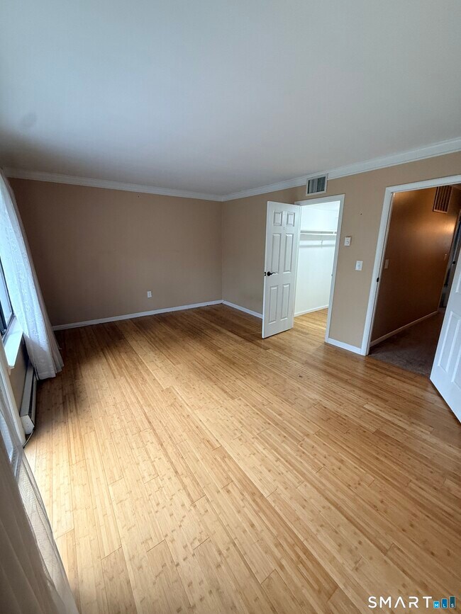 Building Photo - 23 Margo Ct