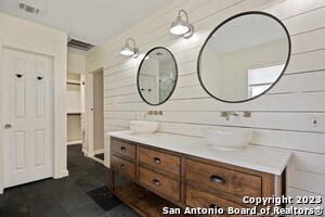 Building Photo - 202 Wilkens Ave