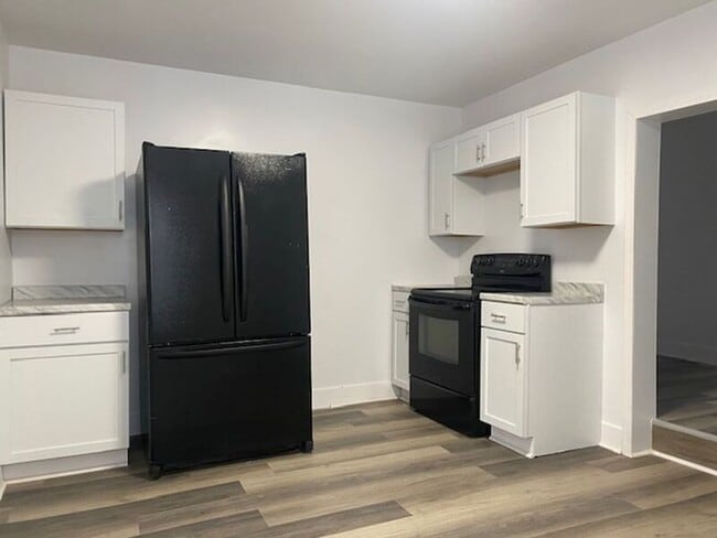 Building Photo - 124 S Chillicothe St