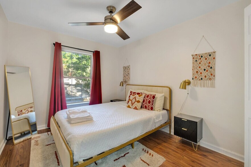 Building Photo - 1300 Nylic St