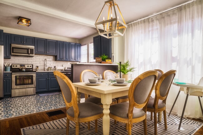 Building Photo - 715 Grandin Rd