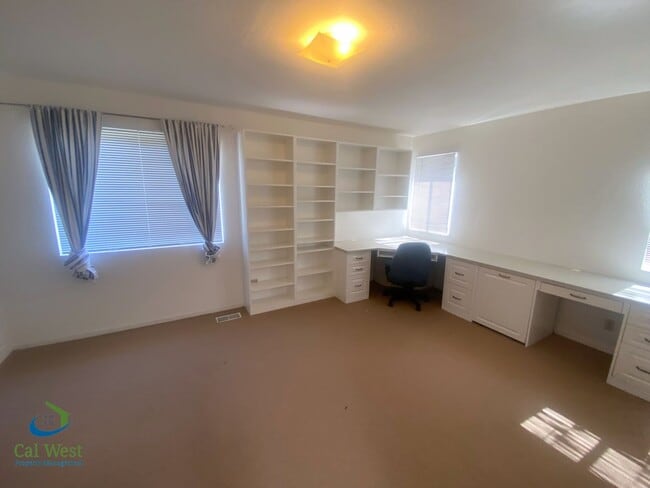 Building Photo - $9595 - 6 Bed/4.5 Ba Executive Home in Los Altos HIlls/With Pool/Separate Inlaw Unit