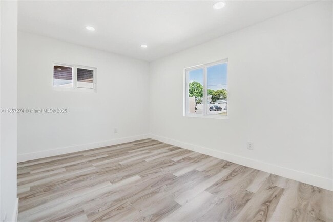 Building Photo - 8705 Tahiti Ln