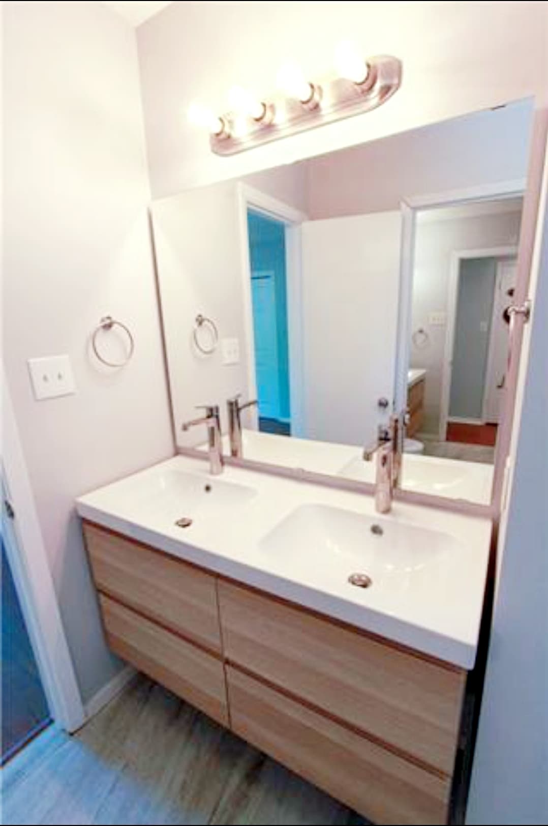 Building Photo - 9805 Dallum Dr