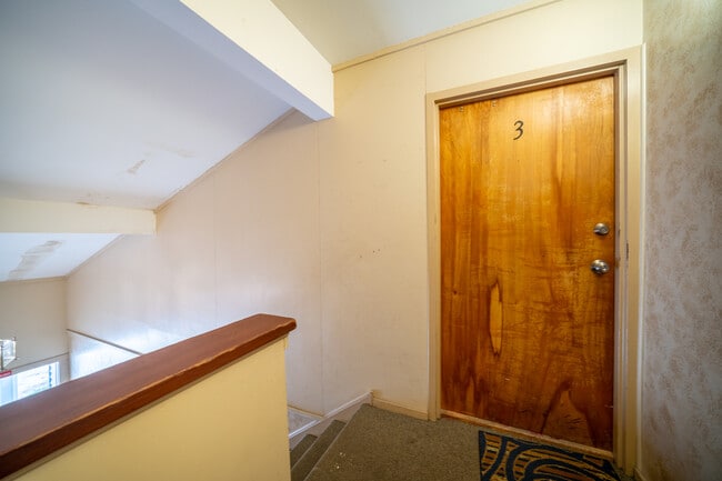 Building Photo - 7020 Barrington Ct