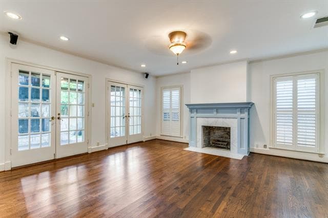 Building Photo - 4541 N Versailles Ave