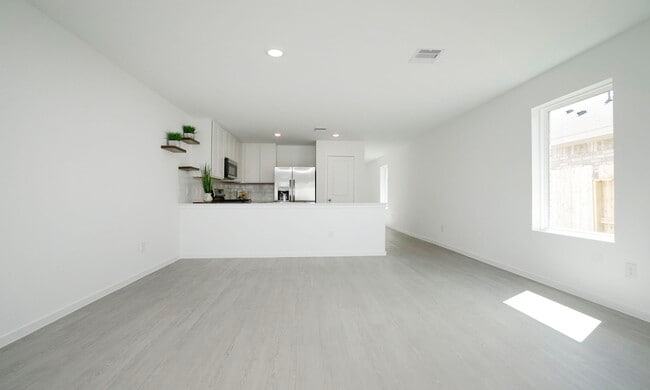 Building Photo - 6819 Flowering Ginger Ln