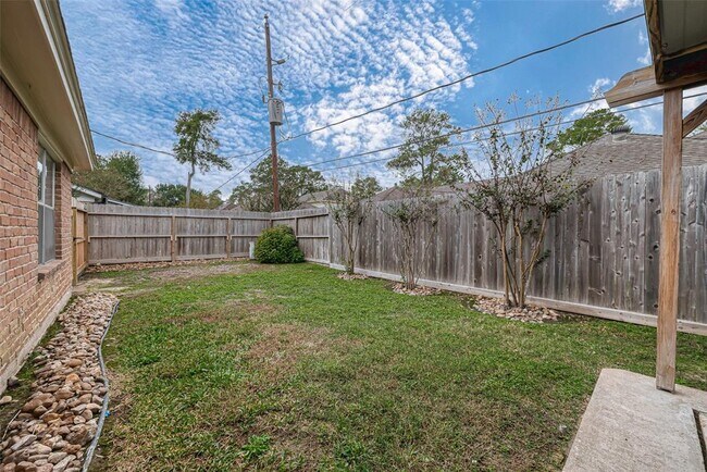 Building Photo - 7910 Litchfield Ln