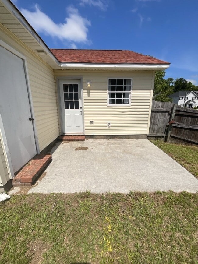 Building Photo - 996 W Pueblo Dr