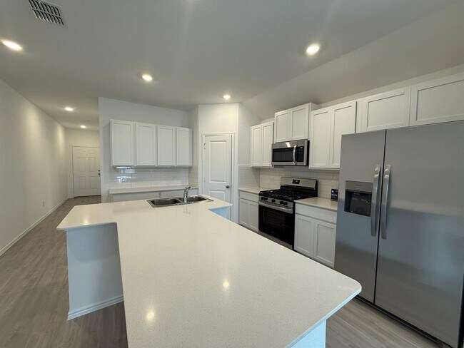 Building Photo - 125 Sormonne Lp