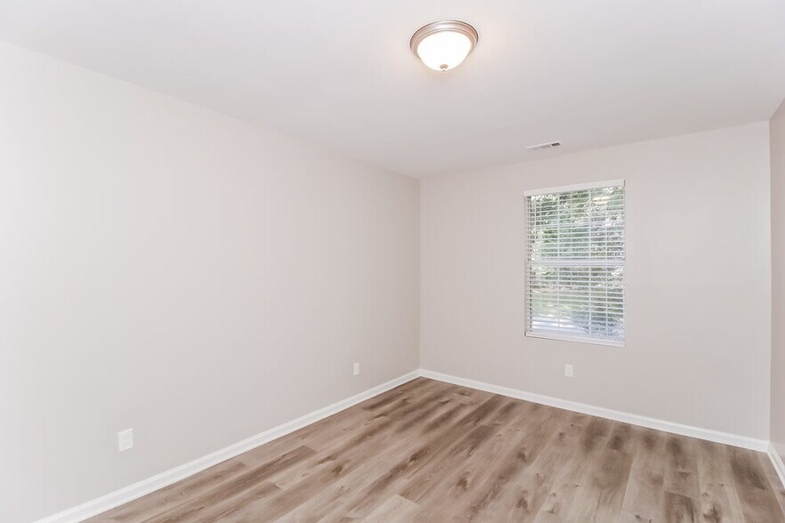 Building Photo - 148 Blue Heron Dr