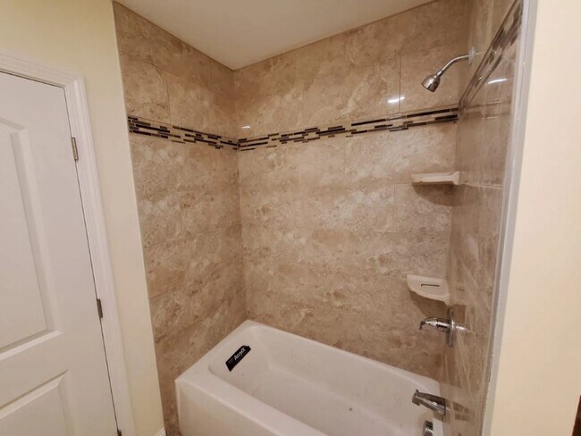 Building Photo - 50-60-60 Village Green S