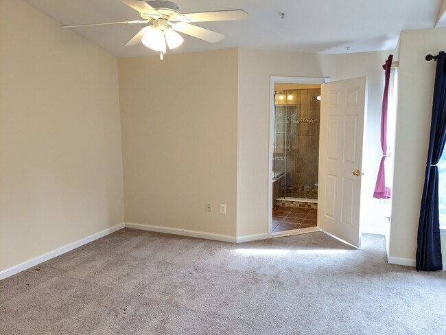 Building Photo - Townhouse in Spring Ridge community - OAKD...