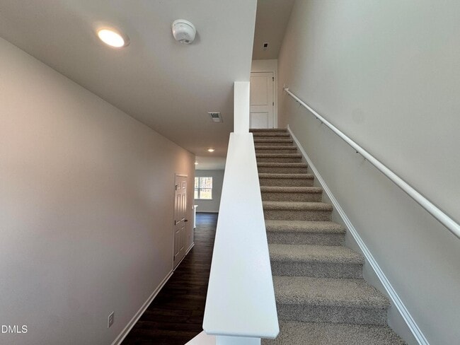 Building Photo - 419 Belgian Red Wy