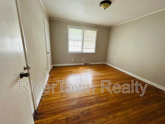 Building Photo - 4406 Ferndale Rd