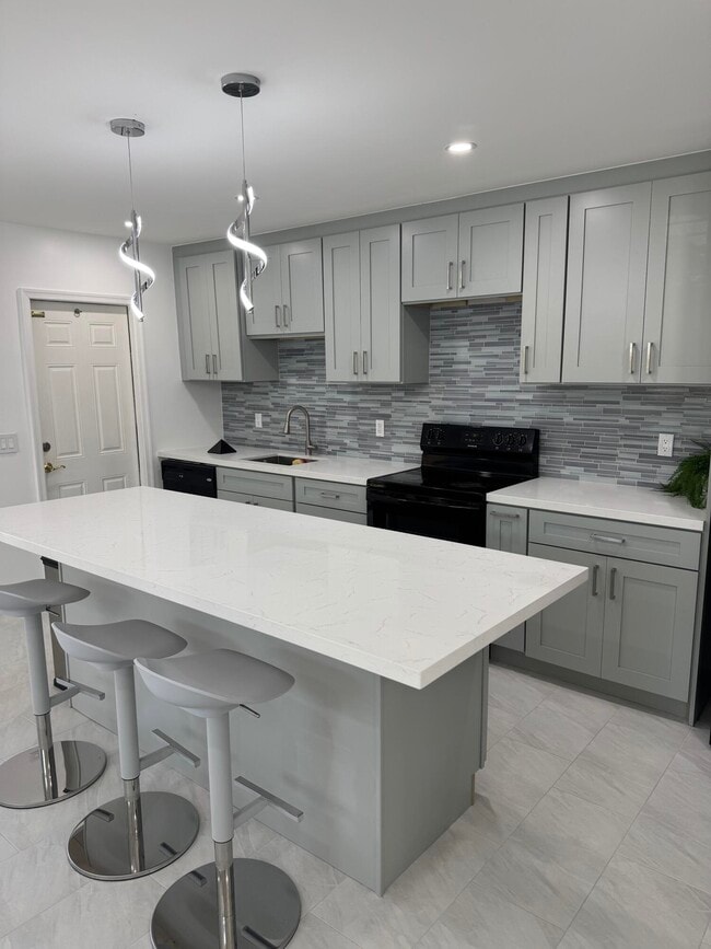 Primary Photo - 412 SE 21st Ave